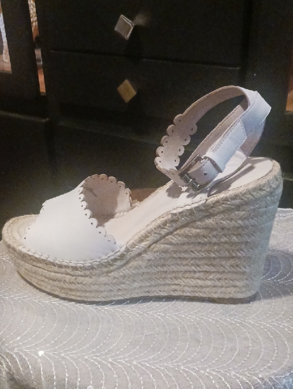 Women’s Scalloped Espadrille Wedge Sandals - Cream